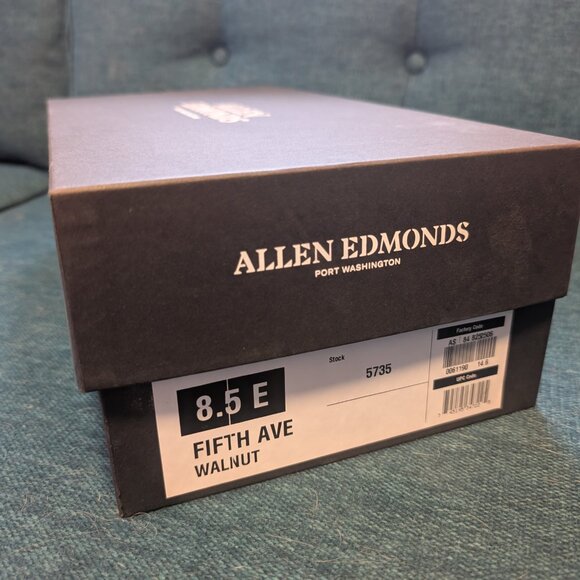 Allen Edmonds Fifth Avenue Cap-Toe Oxford Dress Shoe - Walnut - Size 8.5 E